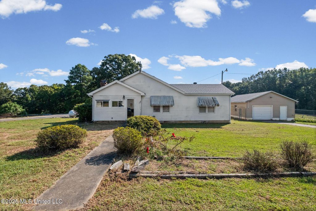 5126 Smith Road, Coldwater, MS 38618 — exterior