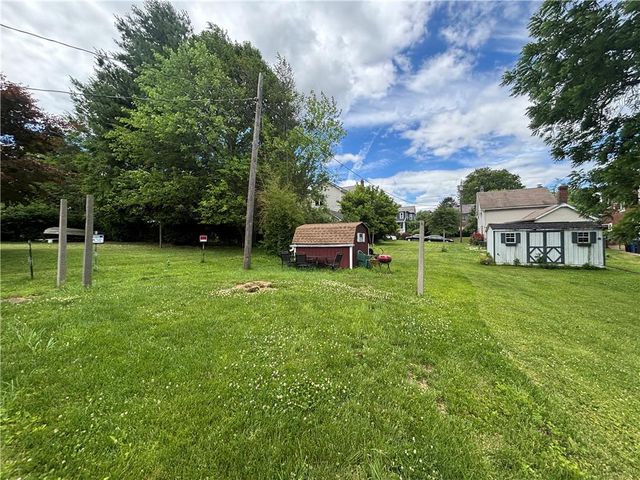 135 North Cedar Street, Nazareth Boro, PA 18064