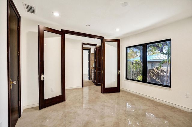 2425 Middle River Drive, Fort Lauderdale, FL 33305