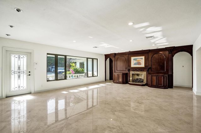 2425 Middle River Drive, Fort Lauderdale, FL 33305