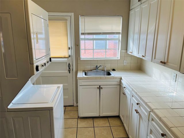 6235 Saint Moritz Avenue, Dallas, TX 75214