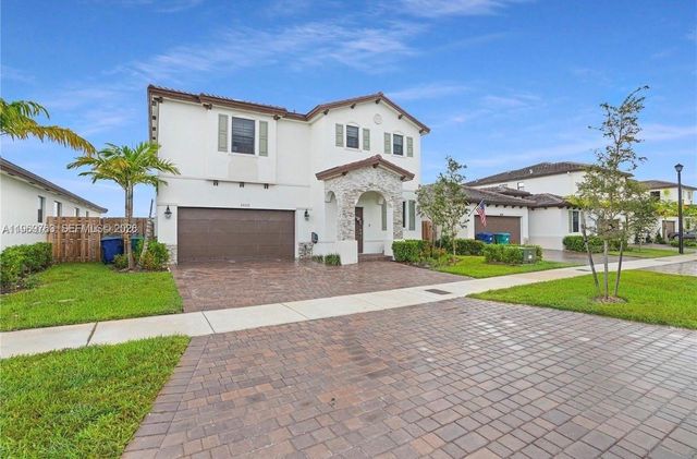 10321 SW 232nd St, Cutler Bay, FL 33190