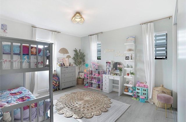 10321 SW 232nd St, Cutler Bay, FL 33190