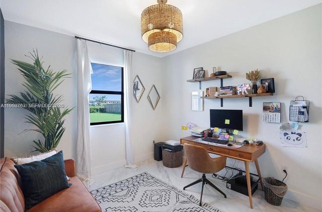 10321 SW 232nd St, Cutler Bay, FL 33190