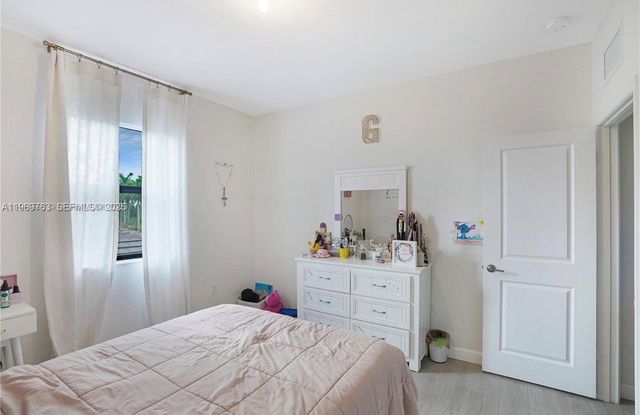 10321 SW 232nd St, Cutler Bay, FL 33190