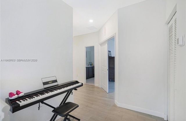 10321 SW 232nd St, Cutler Bay, FL 33190