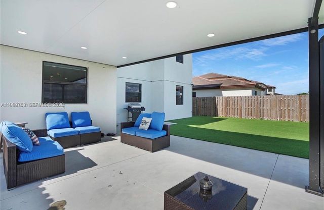 10321 SW 232nd St, Cutler Bay, FL 33190