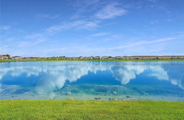 10321 SW 232nd St, Cutler Bay, FL 33190