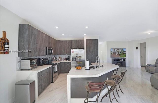 10321 SW 232nd St, Cutler Bay, FL 33190