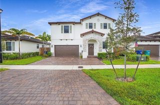 10321 SW 232nd St, Cutler Bay, FL 33190