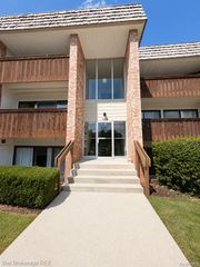 1325 S Maple Road 301, Ann Arbor, MI 48103