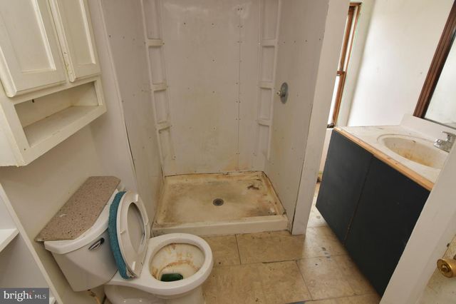 122 - 124 S HIGH ST, Martinsburg, WV 25404