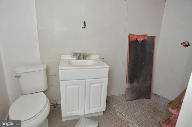 122 - 124 S HIGH ST, Martinsburg, WV 25404