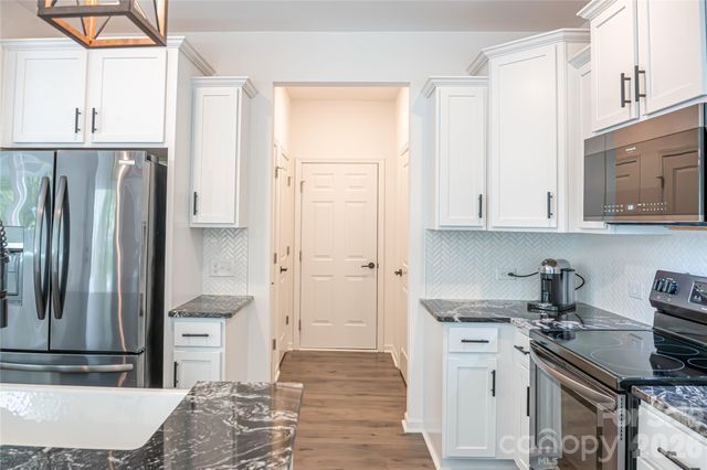 2025 Woodshorn Drive, Matthews, NC 28104