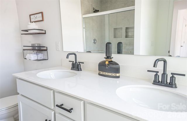 2025 Woodshorn Drive, Matthews, NC 28104