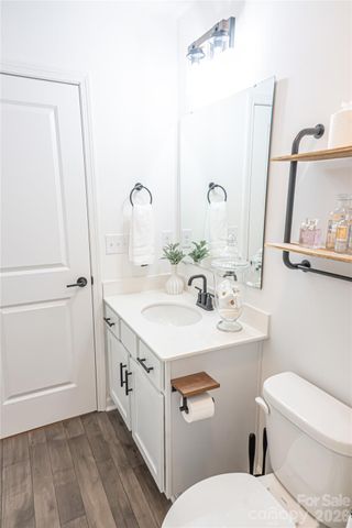 2025 Woodshorn Drive, Matthews, NC 28104