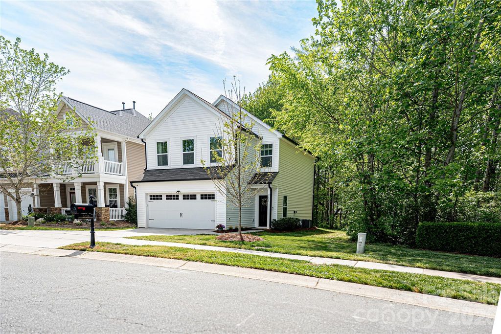 2025 Woodshorn Drive, Matthews, NC 28104