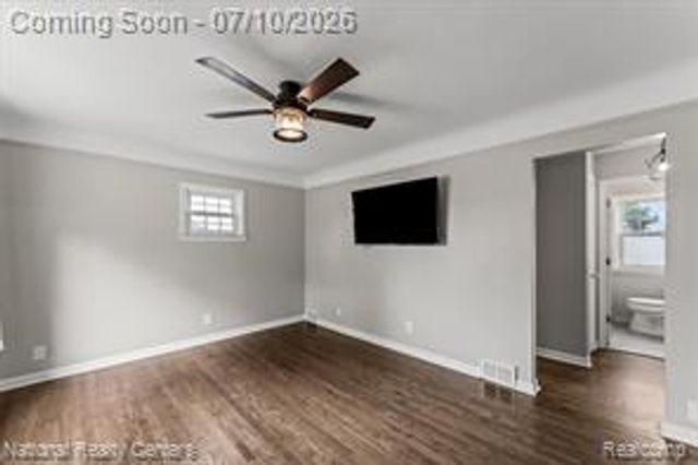 21523 Fresard Street, Saint Clair Shores, MI 48080