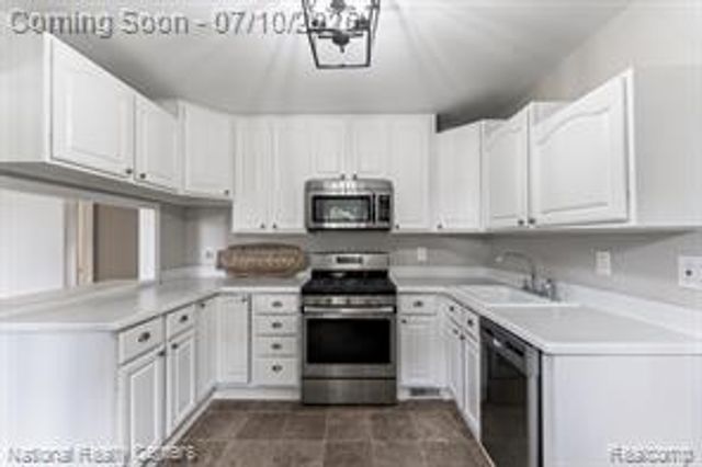 21523 Fresard Street, Saint Clair Shores, MI 48080
