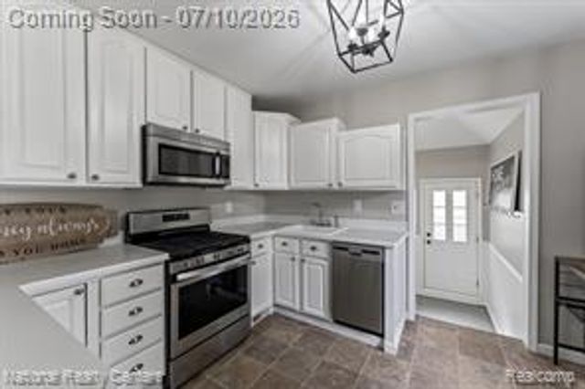 21523 Fresard Street, Saint Clair Shores, MI 48080