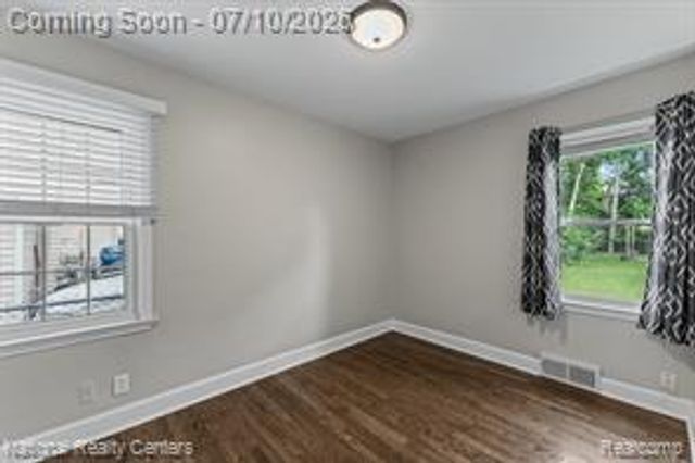 21523 Fresard Street, Saint Clair Shores, MI 48080