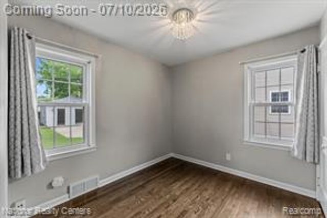 21523 Fresard Street, Saint Clair Shores, MI 48080