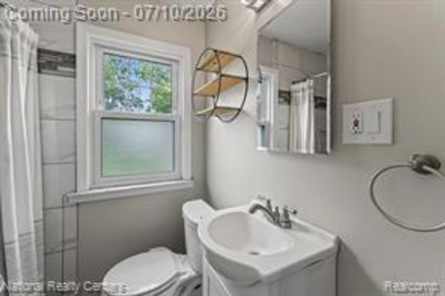 21523 Fresard Street, Saint Clair Shores, MI 48080