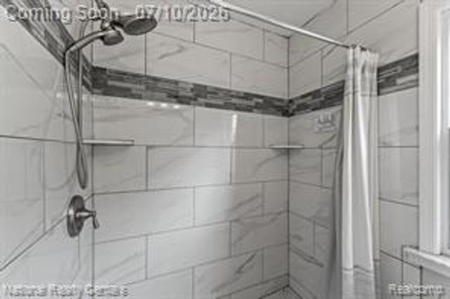 21523 Fresard Street, Saint Clair Shores, MI 48080