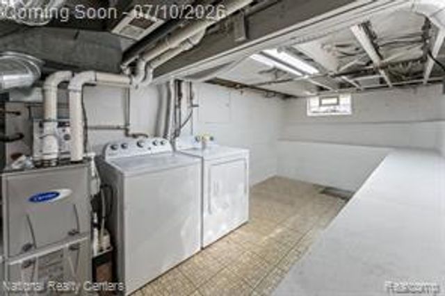 21523 Fresard Street, Saint Clair Shores, MI 48080