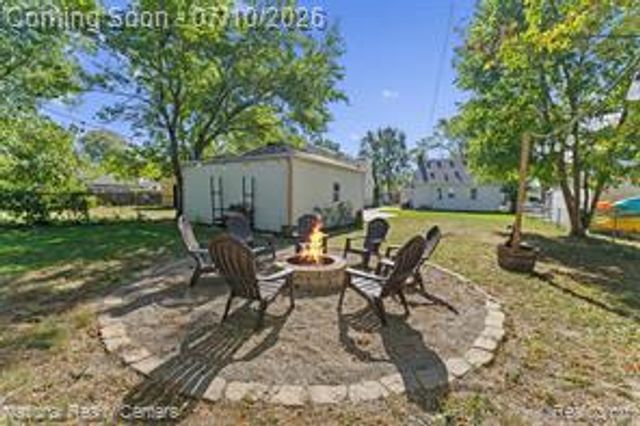 21523 Fresard Street, Saint Clair Shores, MI 48080