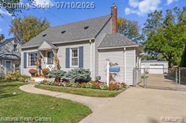 21523 Fresard Street, Saint Clair Shores, MI 48080