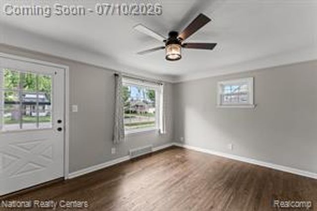 21523 Fresard Street, Saint Clair Shores, MI 48080