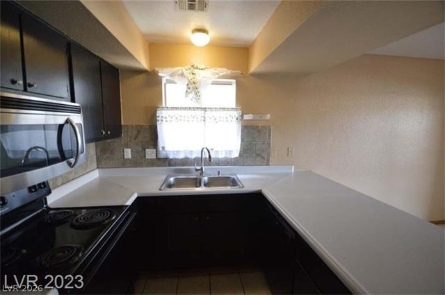 6233 Ilanos Lane, Las Vegas, NV 89108