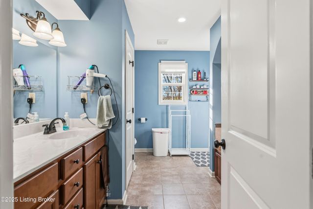 1928 Clearwater Dr, Lawrenceburg, KY 40342