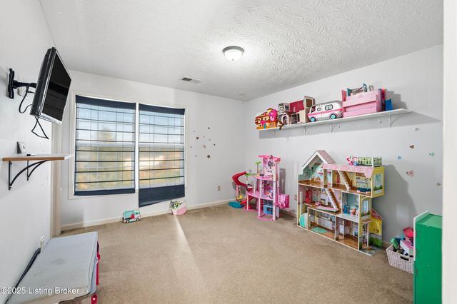 1928 Clearwater Dr, Lawrenceburg, KY 40342