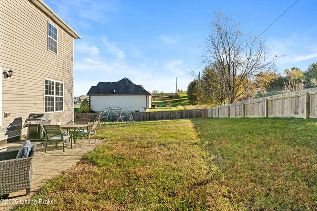 1928 Clearwater Dr, Lawrenceburg, KY 40342