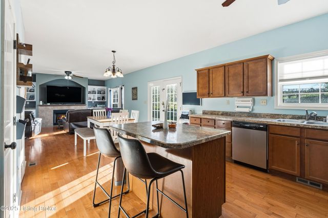 1928 Clearwater Dr, Lawrenceburg, KY 40342