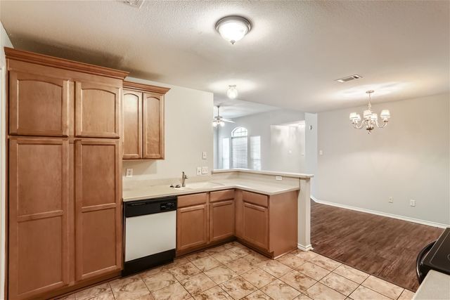 704 Ashbrook Drive, Desoto, TX 75115