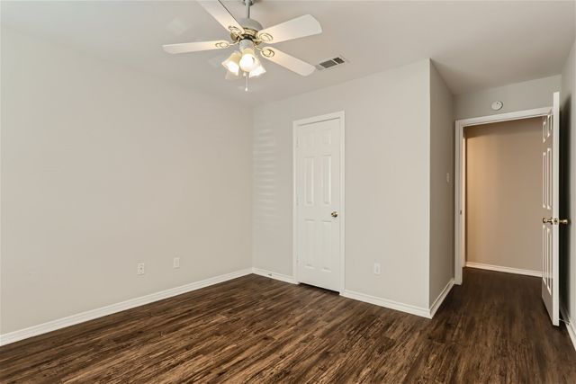 704 Ashbrook Drive, Desoto, TX 75115