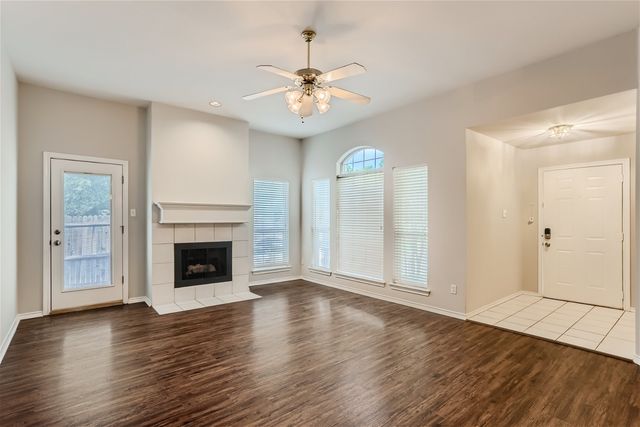 704 Ashbrook Drive, Desoto, TX 75115