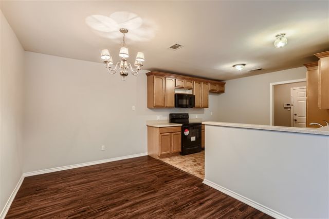 704 Ashbrook Drive, Desoto, TX 75115