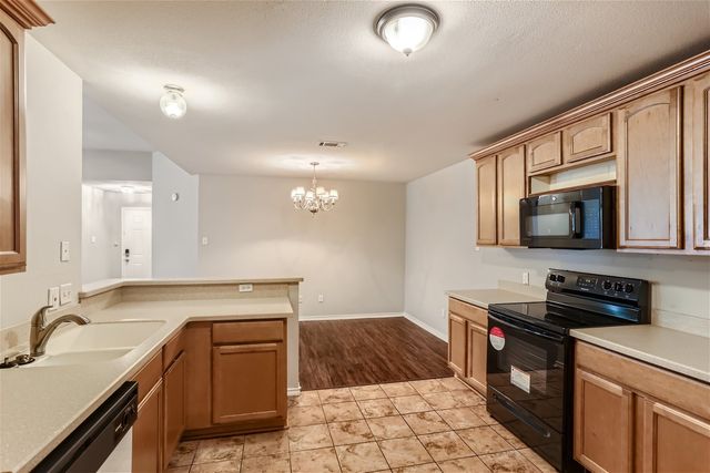 704 Ashbrook Drive, Desoto, TX 75115