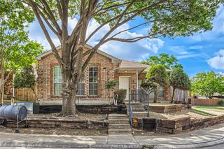 704 Ashbrook Drive, Desoto, TX 75115