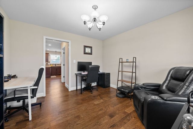 1006 Sunrise Dr, Clarksville, TN 37042