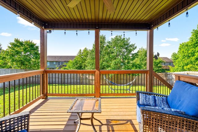1006 Sunrise Dr, Clarksville, TN 37042