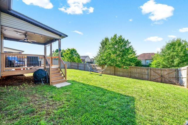 1006 Sunrise Dr, Clarksville, TN 37042