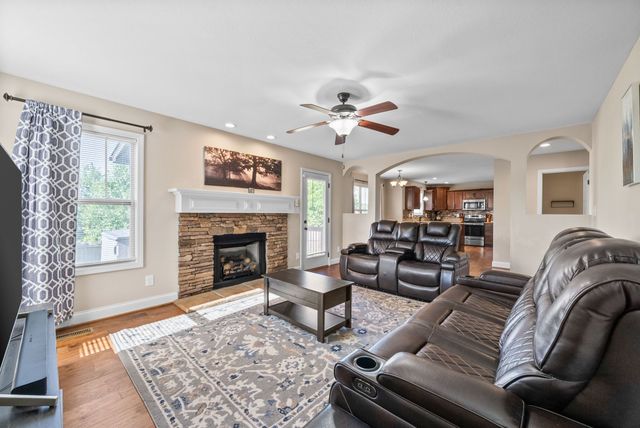 1006 Sunrise Dr, Clarksville, TN 37042