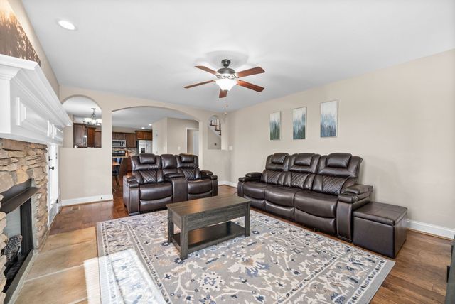 1006 Sunrise Dr, Clarksville, TN 37042