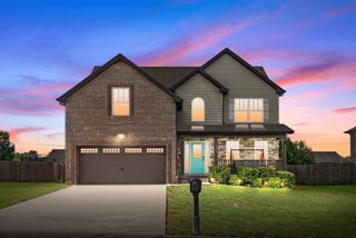 1006 Sunrise Dr, Clarksville, TN 37042