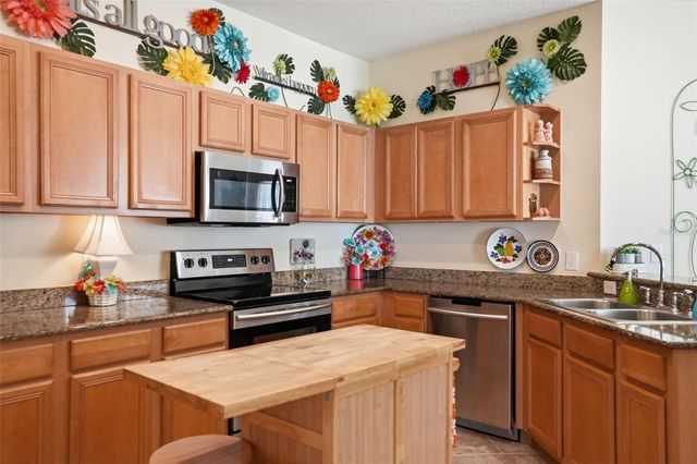 3252 CHAPEL CREEK CIRCLE, Wesley Chapel, FL 33544